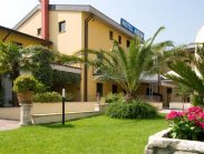 Hotel Arena - בית מלון באגם גרדה