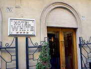 בית מלון ברומא - White